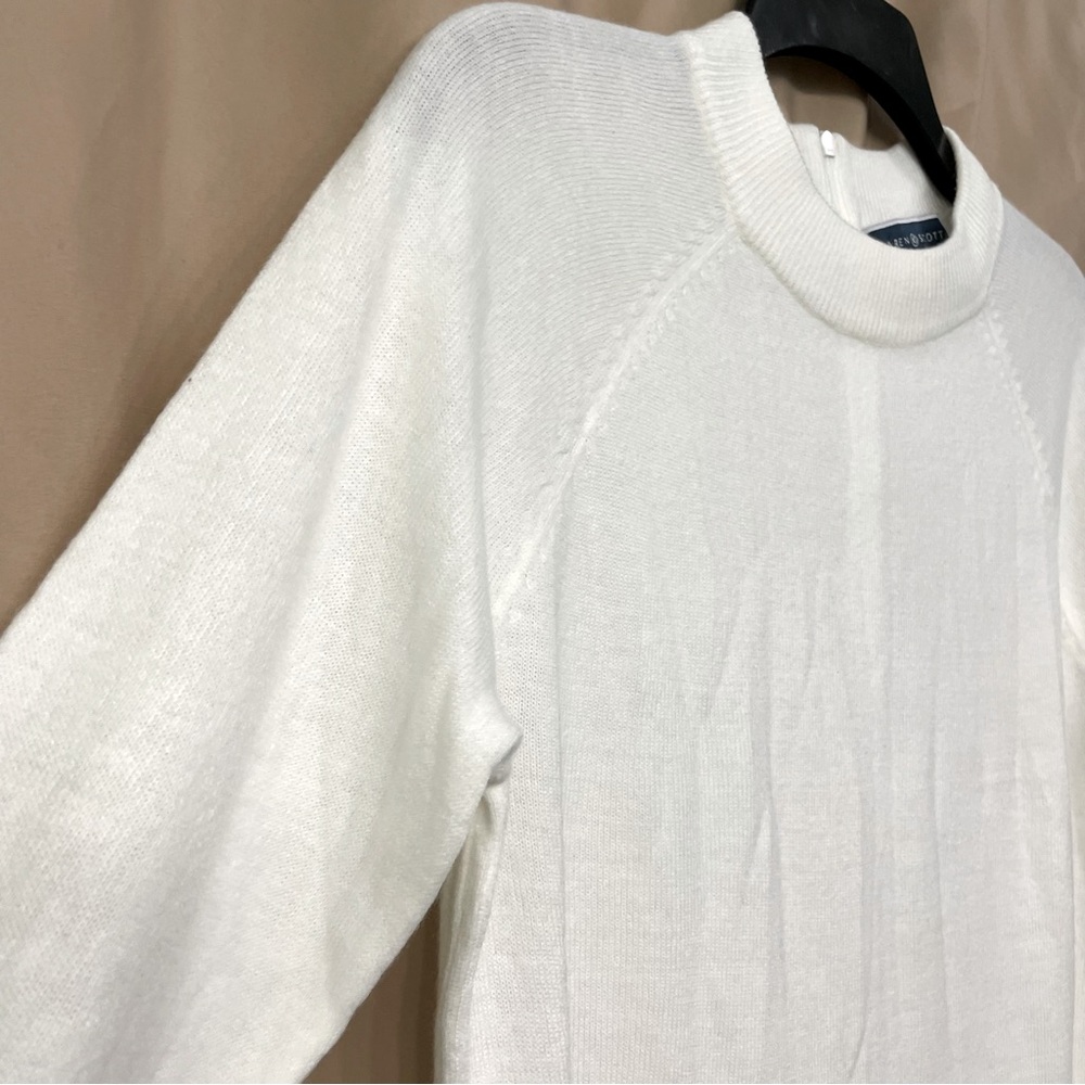 Karen Scott mock neck, back zipper cream sweater-MEDIUM